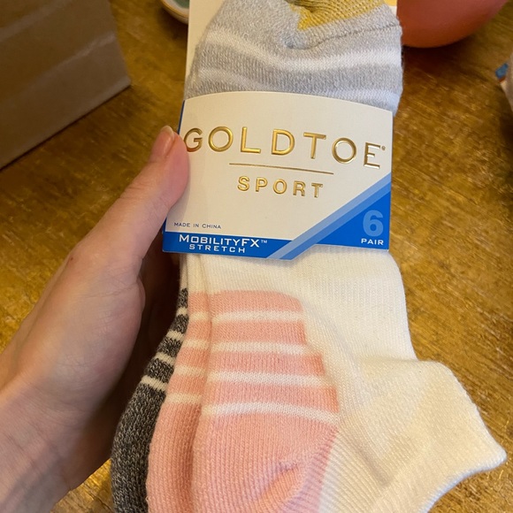 NWT Gold toe sport ankle socks-6 pair - Picture 4 of 6